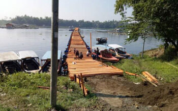 Pither: Bangunan Jembatan Apung Desa Giri Mukti Sebagai Obyek Wisata Baru