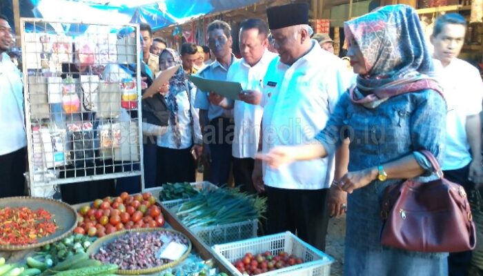 Wabup Pangandaran Lakukan Sidak Sembako di Pasar Pananjung Jelang Ramadhan