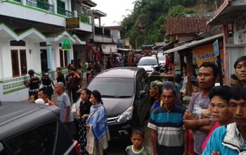 Penggeledahan Terduga Teroris di Tasik Jadi Tontonan Warga