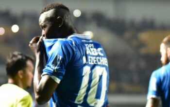 Tiga Gol Pasangan Jonez Hantar Persib Naik Peringkat