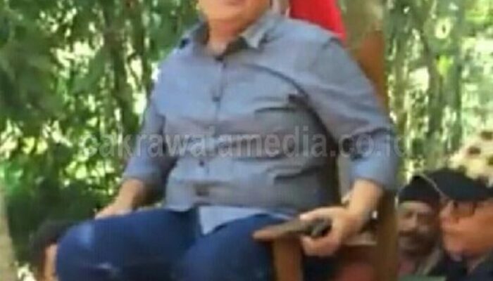 Warga Cigugur Daulati Bupati Jeje Jadi Kanjeng Dalem