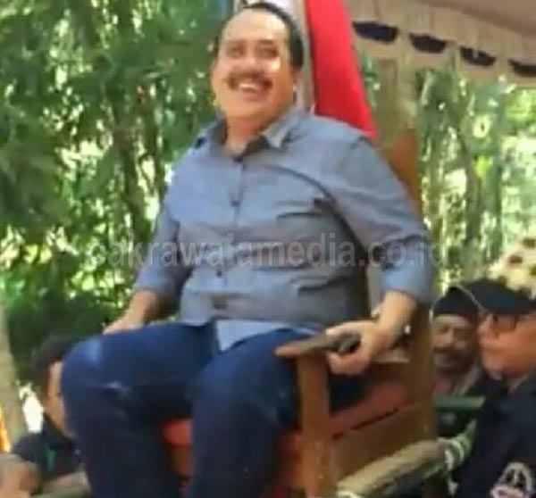Warga Cigugur Daulati Bupati Jeje Jadi Kanjeng Dalem