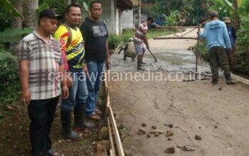 Desa Jalatrang : Perbaiki Jalan Desa Guna Perlancar Ekonomi Rakyat