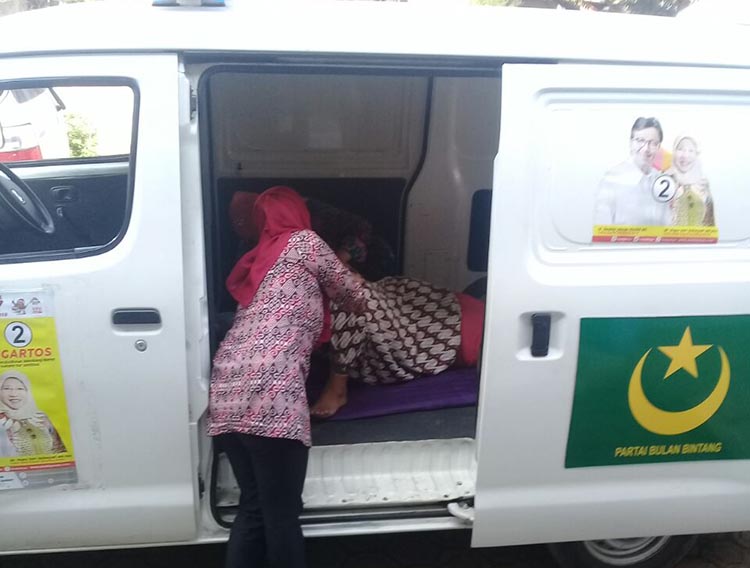 Bayi Laki-laki Lahir di Ambulance PBB