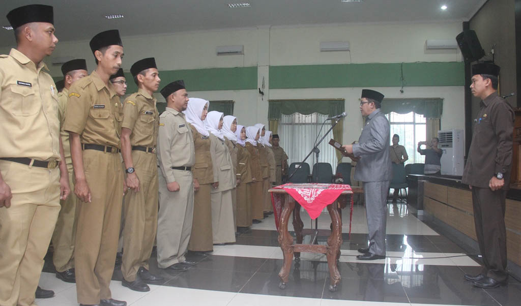 Lantik Penyuluh Pertanian, Ade : Optimalisasi SDM Pertanian Mutlak Diperlukan