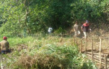 Peduli Lingkungan Hidup, RM UMMI Tambakan 61 Bersihkan Danau Lido