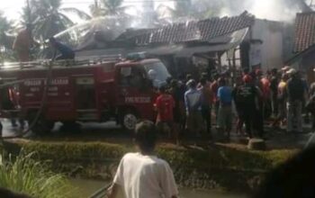 Warung Kelontong Ludes Dilahap si Jago Merah