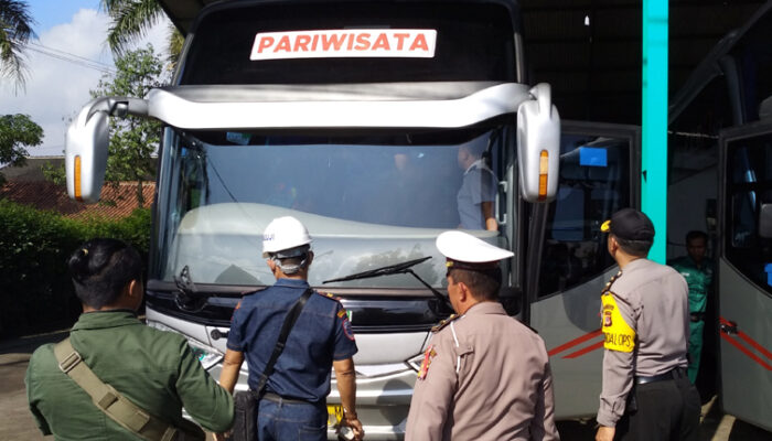 Polres Tasik Kota Cek Bus Angkutan Haji, Satu Unit Tak Laik Jalan