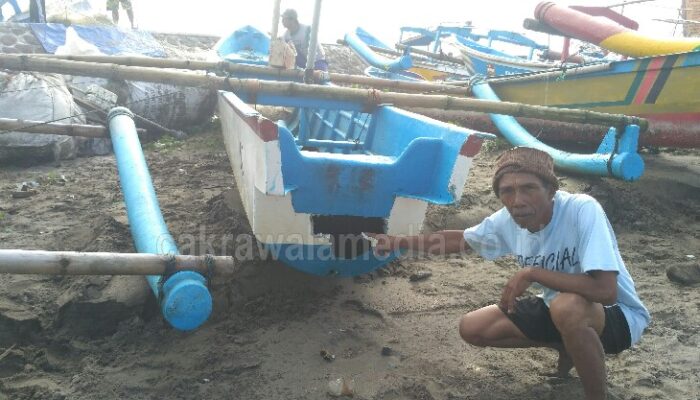 Puluhan Perahu Nelayan di Pangandaran Rusak Akibat Cuaca Buruk