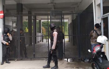 Densus Geledah Terduga Teroris di Hotel Syar’i