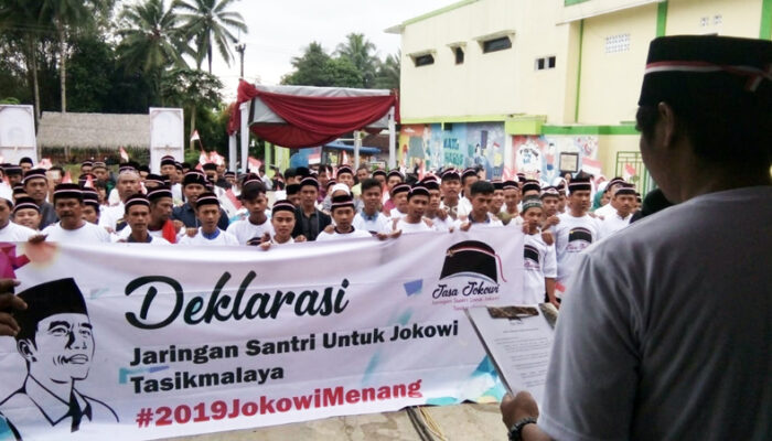 Ratusan Santri di Kota Tasik Dukung Jokowi Dua Periode