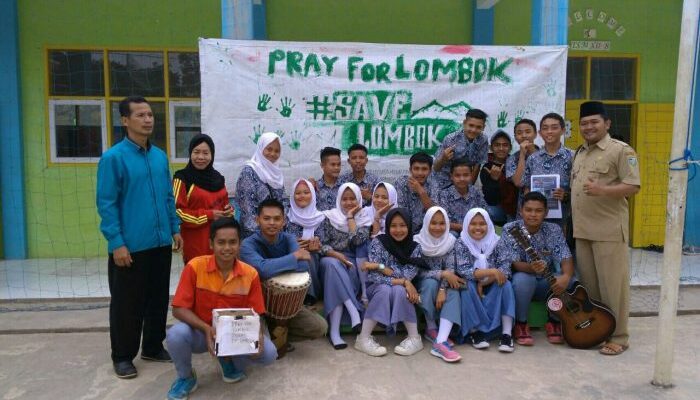 Peduli Lombok Ala Guru dan siswa di SMK Nurusalam Tasikmalaya