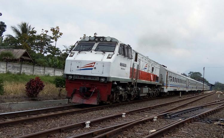Wow, Sambut Hut RI Tiket Kereta Api Bandung-Surabaya Cuma Rp 73.000