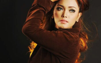 Tekuni Dunia Tarik Suara, Alay Ellisa Jadi Artis Berprestasi