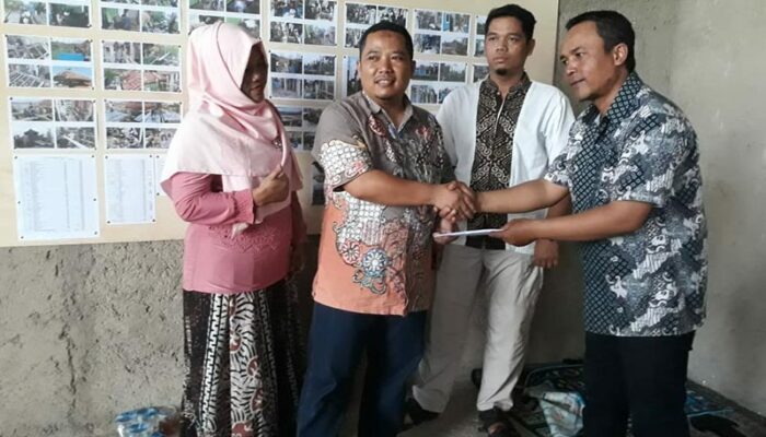 Jalankan CSR, Perhutani KPH BDU Beri Bantuan untuk Pembangunan Masjid Al-Aisyah
