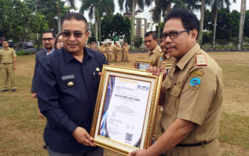 Empat Kadis Terima Sertifikat SNI ISO 9001-2015