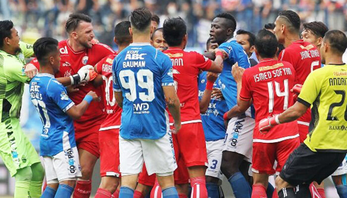 Persija vs Persib Masuk 5 Rivalitas Panas Klub Sepak Bola di Dunia