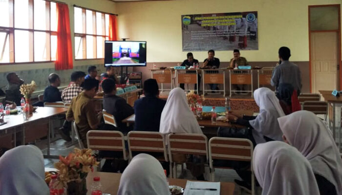 Bentengi Anak Didik, SMPN 2 Singaparna Sharing dengan KPAID