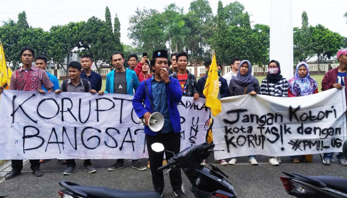 PMII Kota Tasik Duga Budi Budiman Ada Main dengan KPK