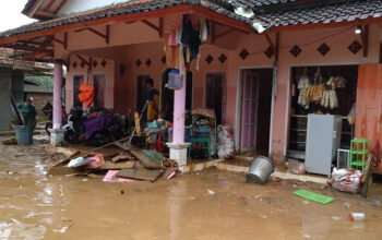 Banjir Bandang di Cipatujah Rendam Belasan Rumah