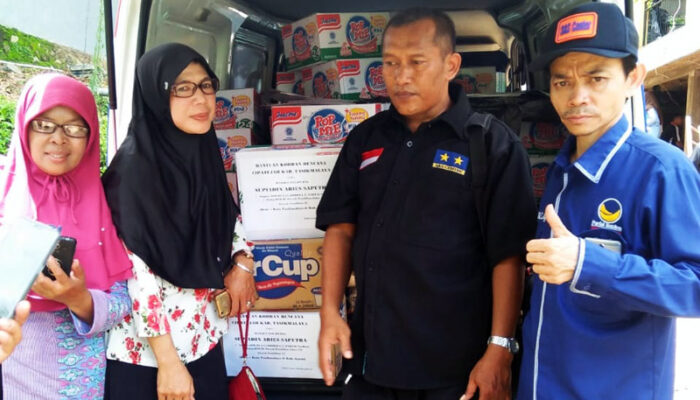 Mayjen TNI (Purn) Supiadin Aries Saputra Bantu Korban Bencana Alam Kab. Tasik