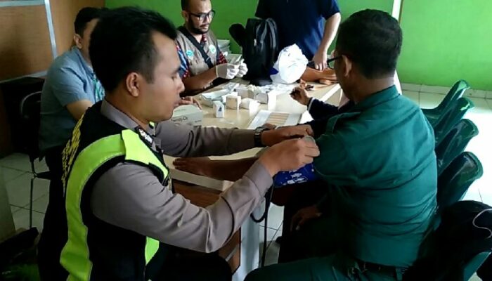 Jaga Keselamatan Penumpang, Polres Tasik Kota Gelar Tes Urin kepada Sejumlah Sopir Bus