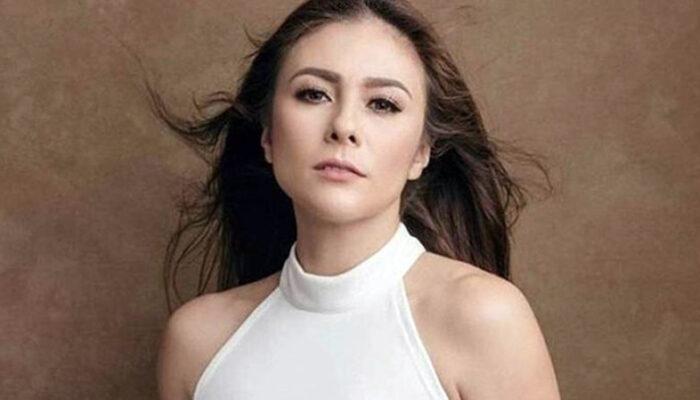 Wulan Guritno Liburan ke Jepang
