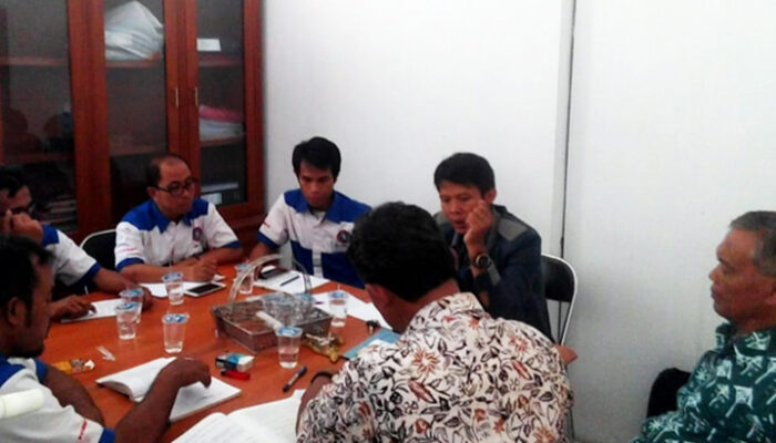 Adukan Nasib, Puluhan Karyawan BKL Sambangi Disnaker