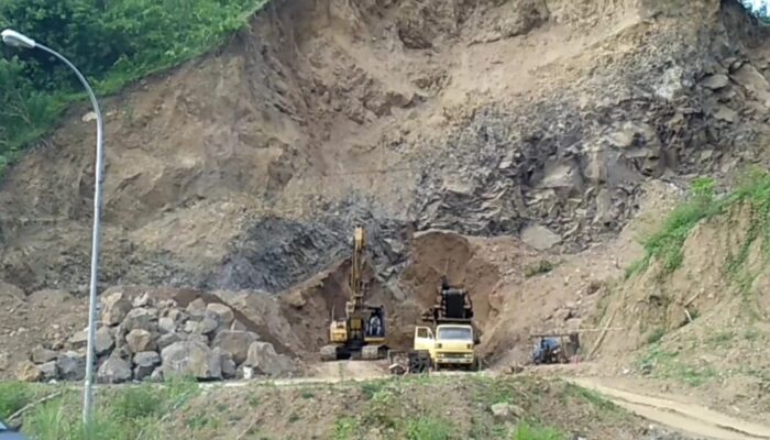 Bukit-bukit di Kota Tasik Kian Terkikis, Siapa yang Salah?