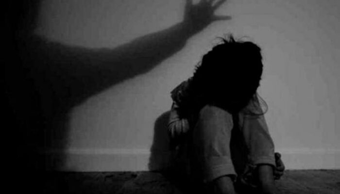 Lapar, Seorang Ayah Siksa Ketiga Anaknya