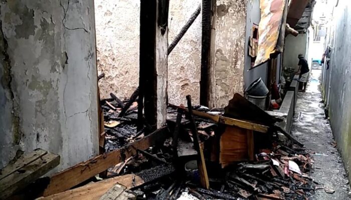 Main Api, Dua Rumah di Kota Tasik Ludes Terbakar