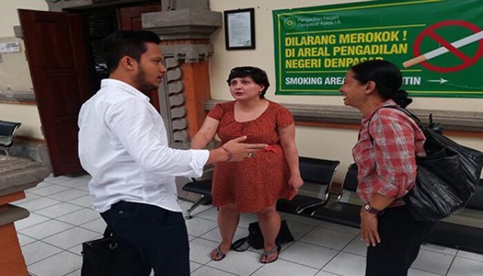 Merasa tak Dihargai, Bule Asal Inggris ini Tampar Petugas Imigrasi
