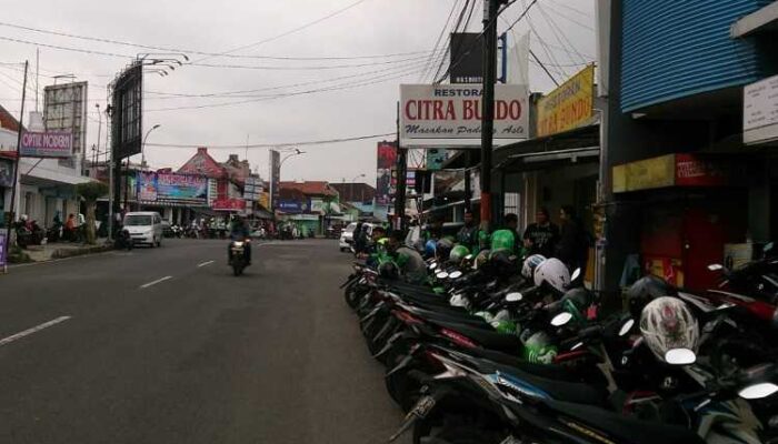 Saat Ojol Bergaya Opang