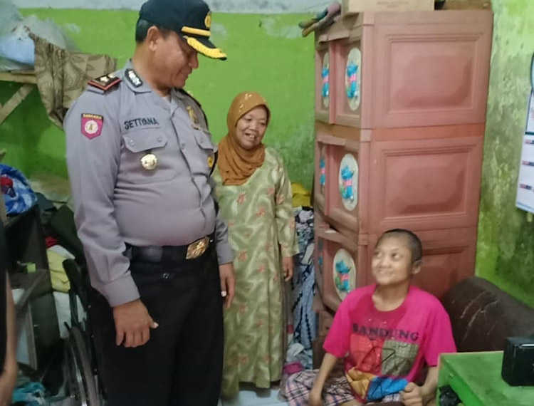 Sakit Lumpuh Menahun, Ida Butuh Uluran Tangan