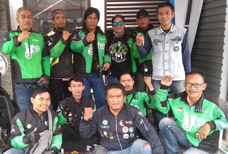 Tak Hanya Antar Jemput Penumpang, Ojol Tasik juga Punya Segudang Program Sosial