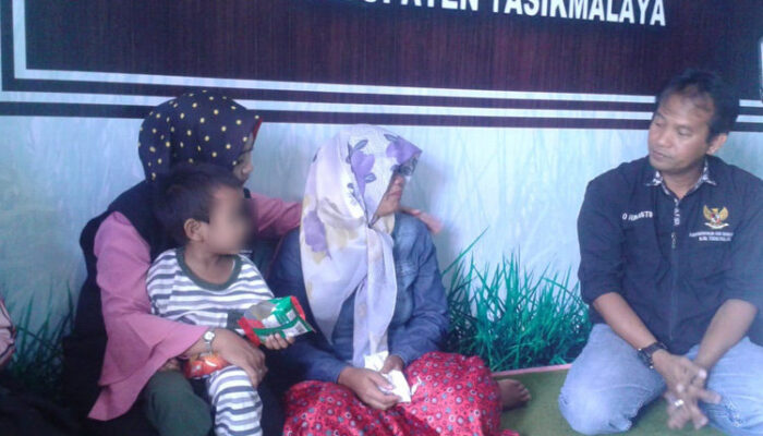 Balita Kelamin Ganda; Bayi Mungil Ini Menanti Uluran Tangan