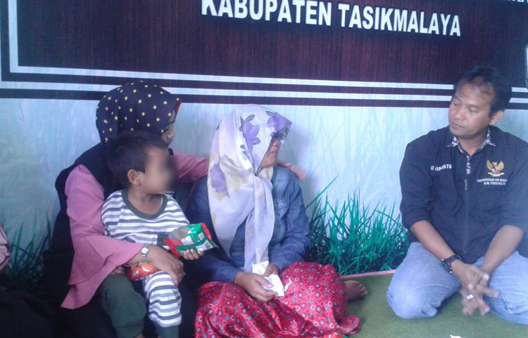 Balita Kelamin Ganda; Bayi Mungil ini Menanti Uluran Tangan