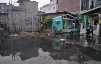 Dua Rumah dan Satu Masjid di Cimahi Nyaris Ambruk