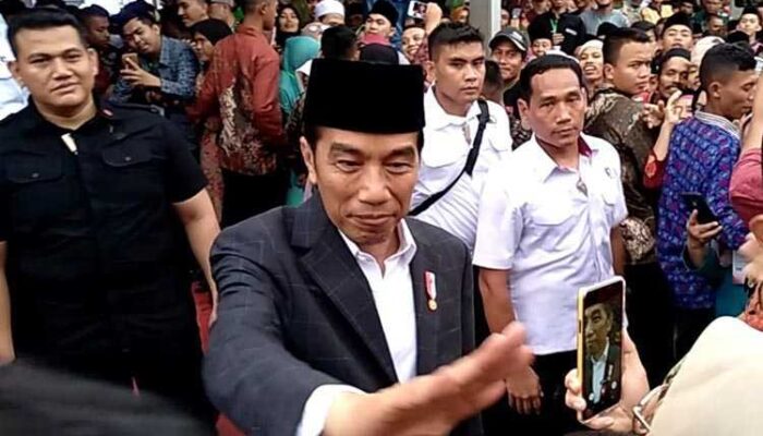 Jokowi : KUR Jangan Dipakai Kredit Motor