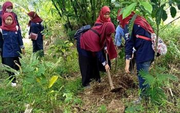Peduli Lingkungan, PJT Ajak Pelajar Tanam Pohon