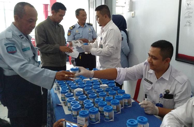 Ratusan Petugas Lapas Tasik Dites Urine