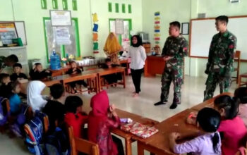 Anak Paud Al-Hikmah Ceria bersama Satgas TMMD