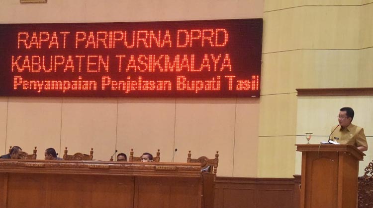 Bupati Ade Sukses Paparkan LKPJ 2018