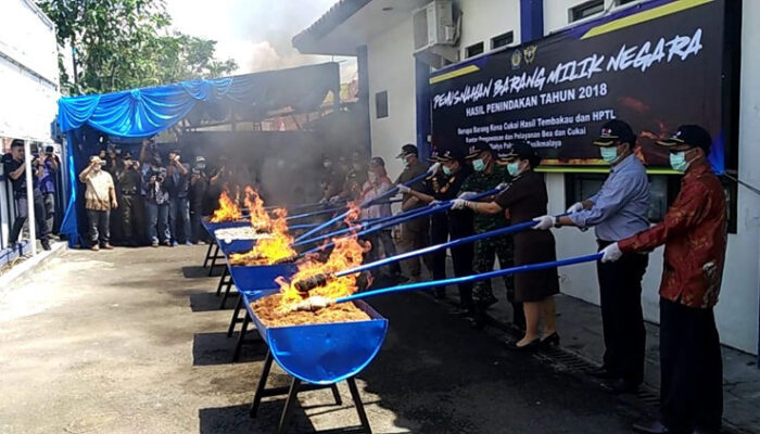 Kantor Bea dan Cukai Musnahkan Sejumlah Barang Hasil Sitaan