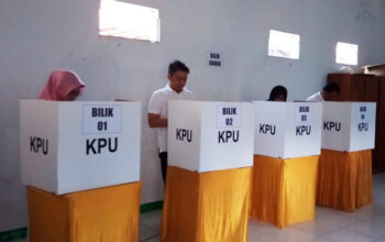 Nyoblos Tepat Jam 10 pagi, Bupati Tasik Ajak Saling Menghormati