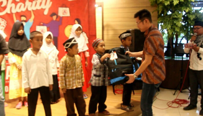 Asia Plaza Bantu Anak Yatim dan Jompo