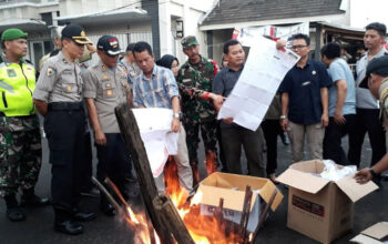 KPU Kab. Tasik Musnahkan Ribuan Surat Suara Rusak