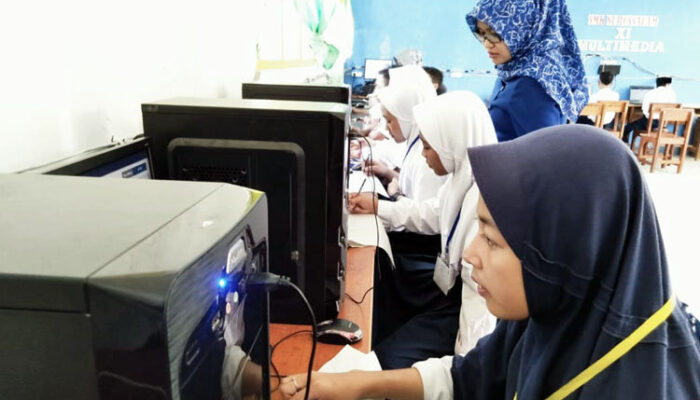 Minim Komputer, Sejumlah SMP dan MTs Terpaksa Gelar UNBK di SMK