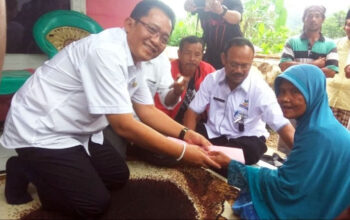 Rumah Mak Ihah yang Ambruk Kembali Dibangun