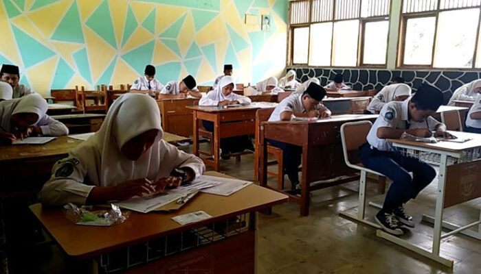 SMP 2 Sukaraja Butuh Bantuan Sarana Prasarana untuk Ujian Nasional